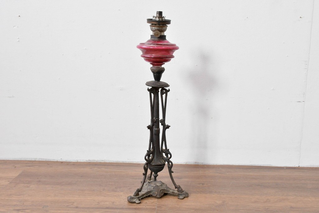 和製アンティーク　凝った装飾が目を引くフロアオイルランプ　(R-085113)