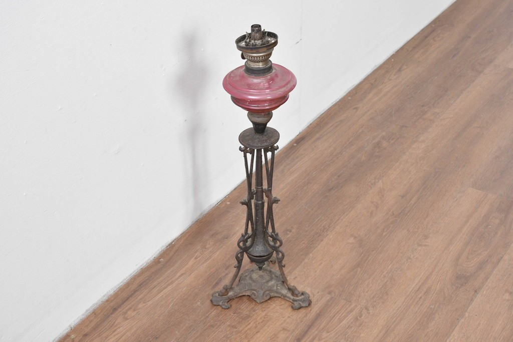 和製アンティーク　凝った装飾が目を引くフロアオイルランプ　(R-085113)