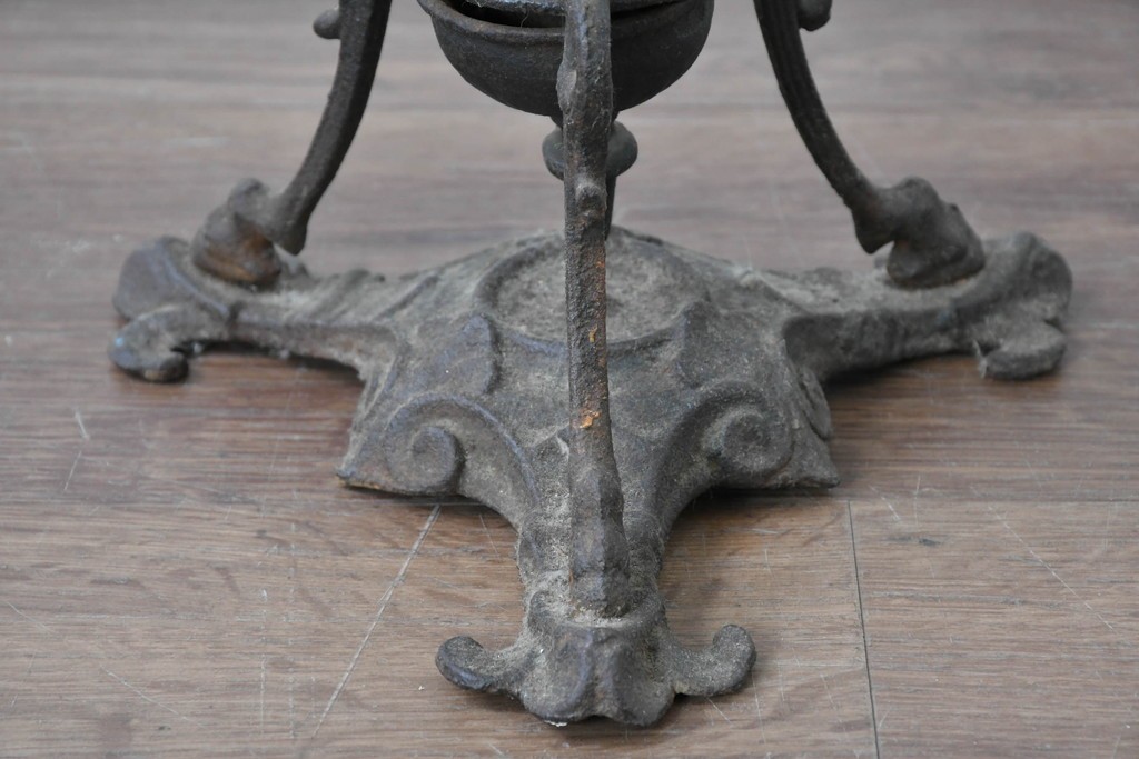 和製アンティーク　凝った装飾が目を引くフロアオイルランプ　(R-085113)