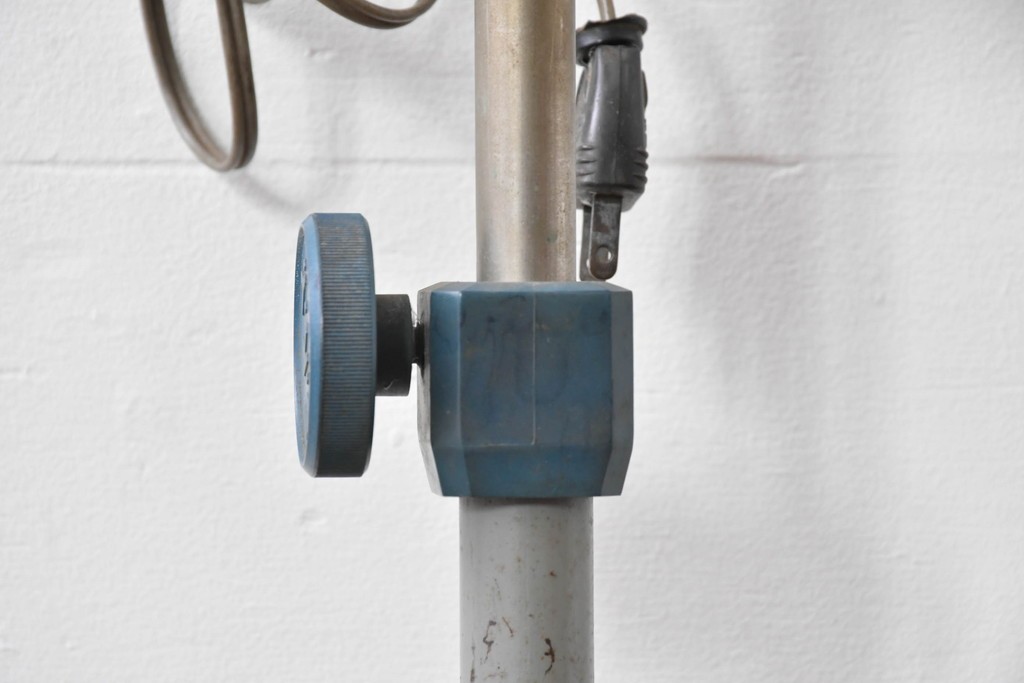 和製ヴィンテージ　古い病院で使用されていたフロアスタンド　(R-085116)