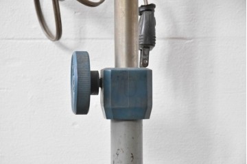 和製ヴィンテージ　古い病院で使用されていたフロアスタンド　(R-085116)