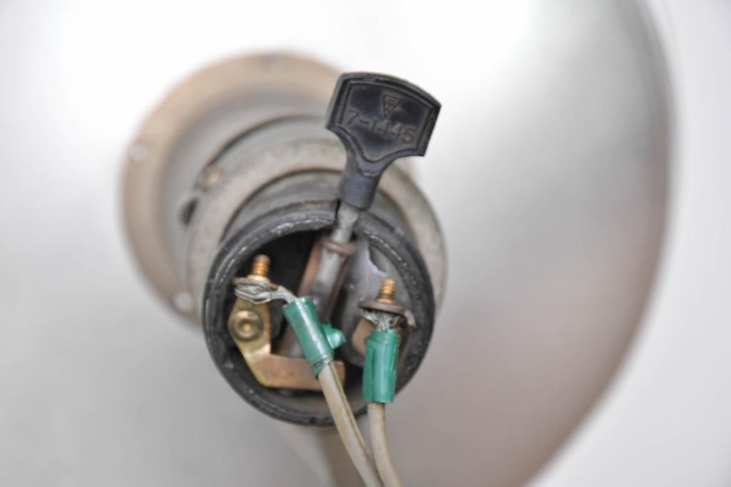 和製ヴィンテージ　古い病院で使用されていたフロアスタンド　(R-085116)