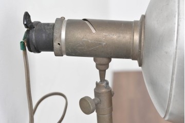 和製ヴィンテージ　古い病院で使用されていたフロアスタンド　(R-085116)