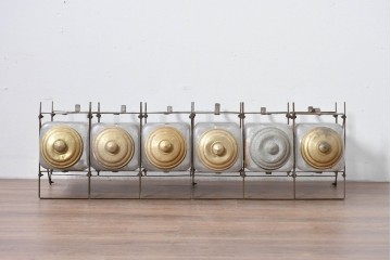 【簡易リペア限定品】　ヨーロッパアンティーク　無骨な鉄枠造りで古びた風合いの6連ガラス瓶　(R-085117)