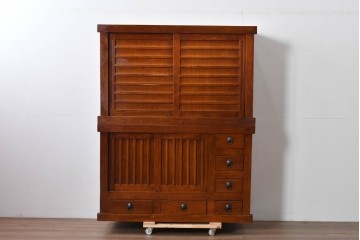 和製ヴィンテージ　桐材　柾目の美しい引き戸が魅力の重ね水屋箪笥　(R-085118)