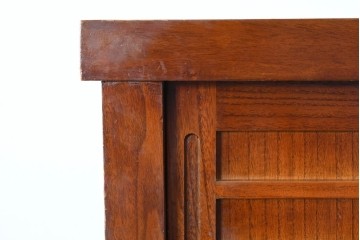 和製ヴィンテージ　桐材　柾目の美しい引き戸が魅力の重ね水屋箪笥　(R-085118)