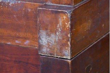 和製ヴィンテージ　桐材　柾目の美しい引き戸が魅力の重ね水屋箪笥　(R-085118)