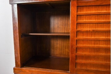 和製ヴィンテージ　桐材　柾目の美しい引き戸が魅力の重ね水屋箪笥　(R-085118)