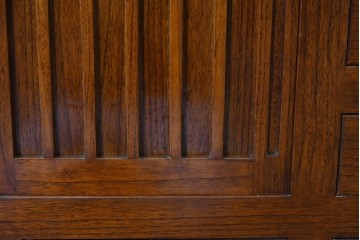 和製ヴィンテージ　桐材　柾目の美しい引き戸が魅力の重ね水屋箪笥　(R-085118)