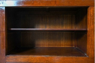 和製ヴィンテージ　桐材　柾目の美しい引き戸が魅力の重ね水屋箪笥　(R-085118)