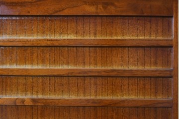 和製ヴィンテージ　桐材　柾目の美しい引き戸が魅力の重ね水屋箪笥　(R-085118)