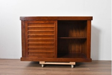 和製ヴィンテージ　桐材　柾目の美しい引き戸が魅力の水屋箪笥サイドボード　(R-085119)