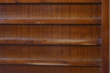 和製ヴィンテージ　桐材　柾目の美しい引き戸が魅力の水屋箪笥サイドボード　(R-085119)