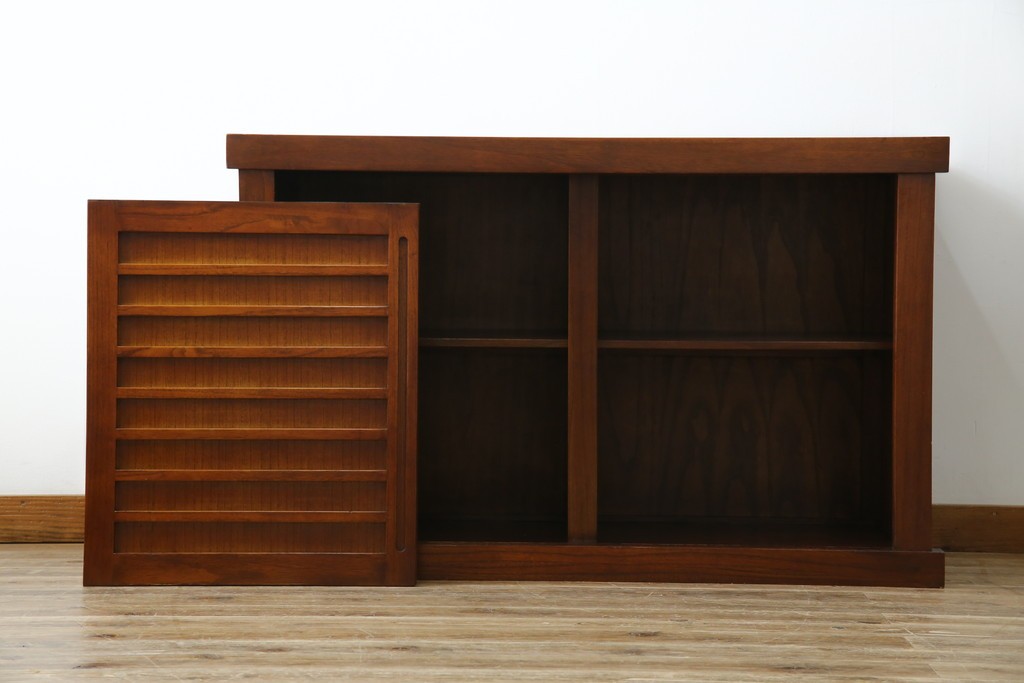 和製ヴィンテージ　桐材　引き戸の柾目が美しい水屋箪笥サイドボード　(R-085119)