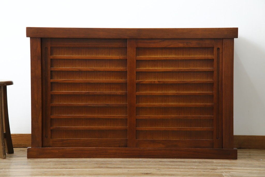 和製ヴィンテージ　桐材　引き戸の柾目が美しい水屋箪笥サイドボード　(R-085119)