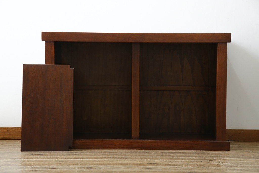 和製ヴィンテージ　桐材　引き戸の柾目が美しい水屋箪笥サイドボード　(R-085119)