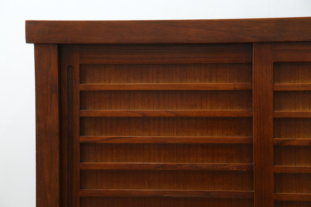 和製ヴィンテージ　桐材　引き戸の柾目が美しい水屋箪笥サイドボード　(R-085119)