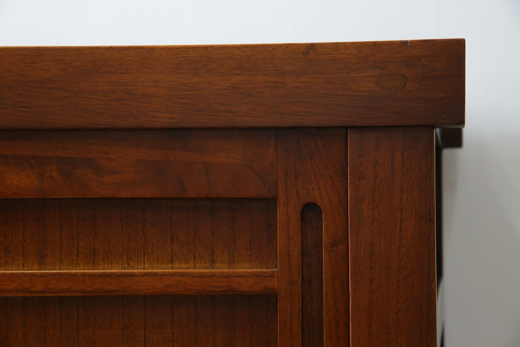 和製ヴィンテージ　桐材　引き戸の柾目が美しい水屋箪笥サイドボード　(R-085119)