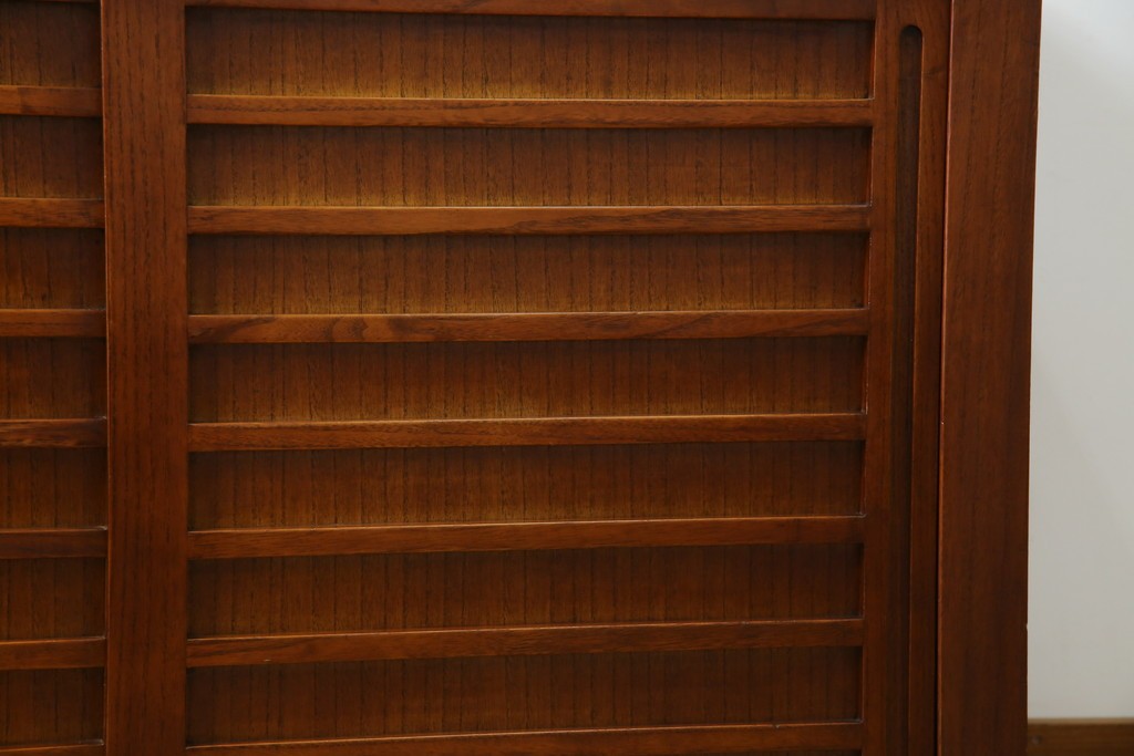 和製ヴィンテージ　桐材　引き戸の柾目が美しい水屋箪笥サイドボード　(R-085119)