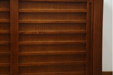 和製ヴィンテージ　桐材　引き戸の柾目が美しい水屋箪笥サイドボード　(R-085119)