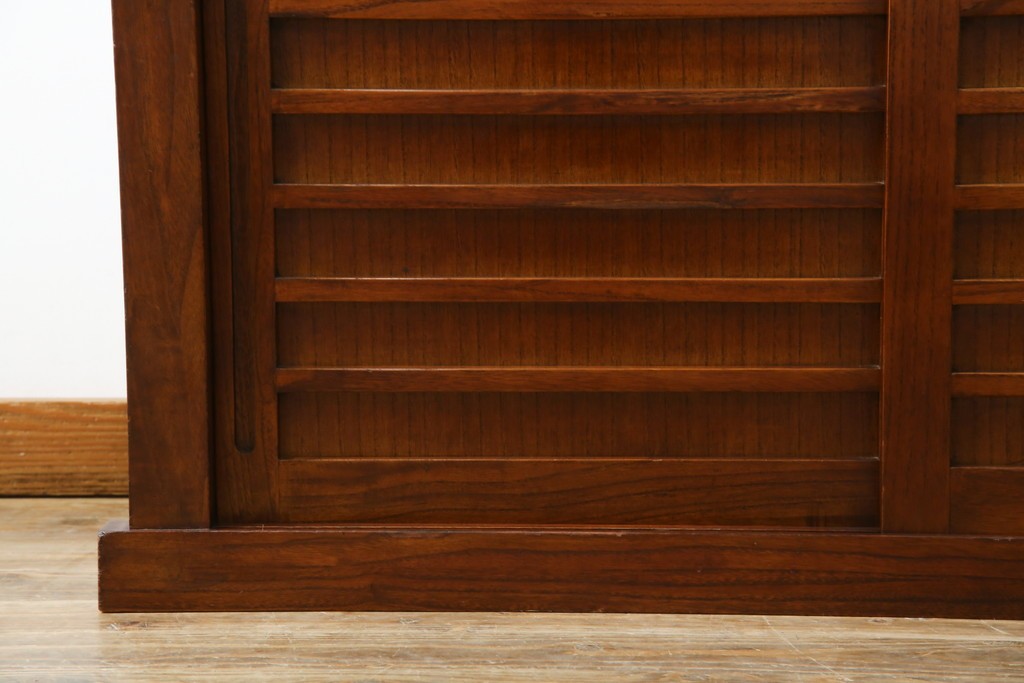 和製ヴィンテージ　桐材　引き戸の柾目が美しい水屋箪笥サイドボード　(R-085119)