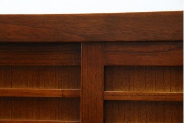 和製ヴィンテージ　桐材　引き戸の柾目が美しい水屋箪笥サイドボード　(R-085119)