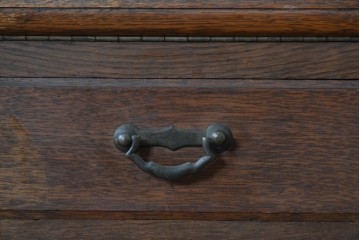 和製アンティーク　上手物!!　大正ロマン　繊細な彫刻装飾がアクセントのナラ材製ライティングビューロー　(R-085121)