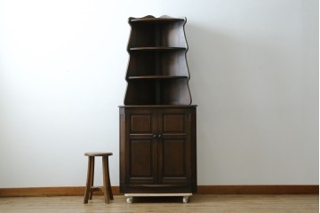 イギリスヴィンテージ　オーク材　優美な曲線シルエットのコーナーラック　(R-085122)