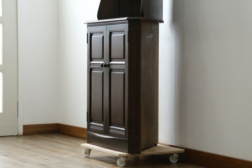 イギリスヴィンテージ　オーク材　優美な曲線シルエットのコーナーラック　(R-085122)