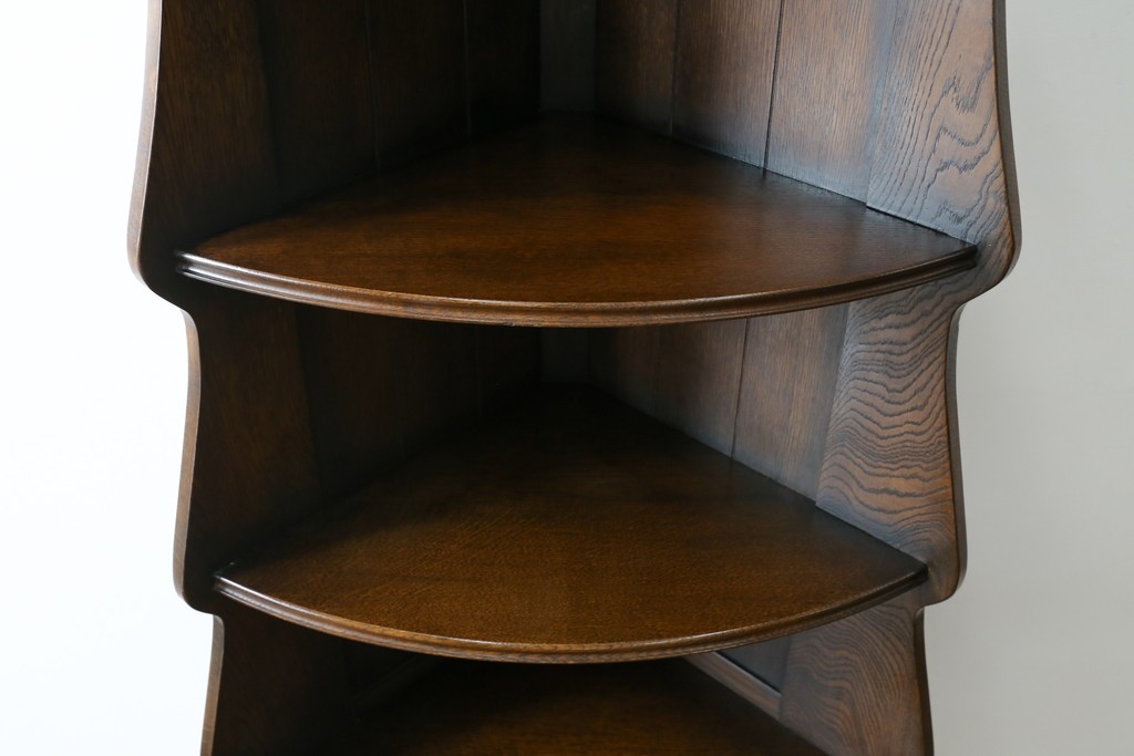 イギリスヴィンテージ　オーク材　優美な曲線シルエットのコーナーラック　(R-085122)