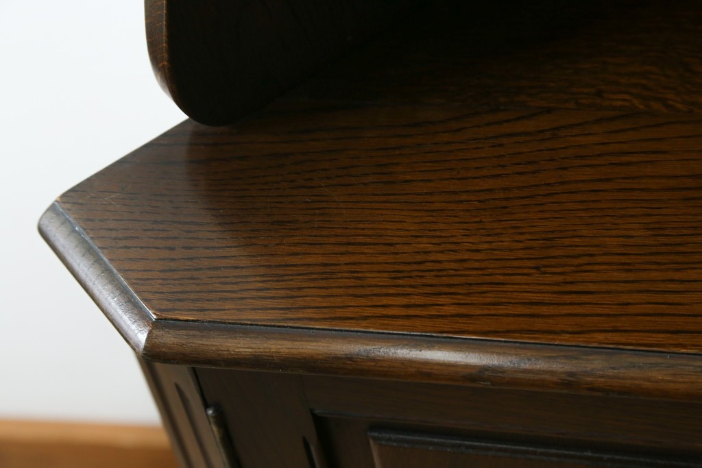 イギリスヴィンテージ　オーク材　優美な曲線シルエットのコーナーラック　(R-085122)