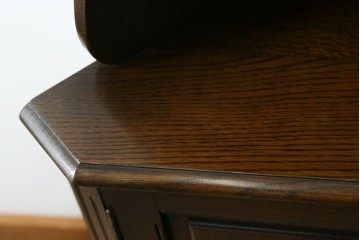 イギリスヴィンテージ　オーク材　優美な曲線シルエットのコーナーラック　(R-085122)