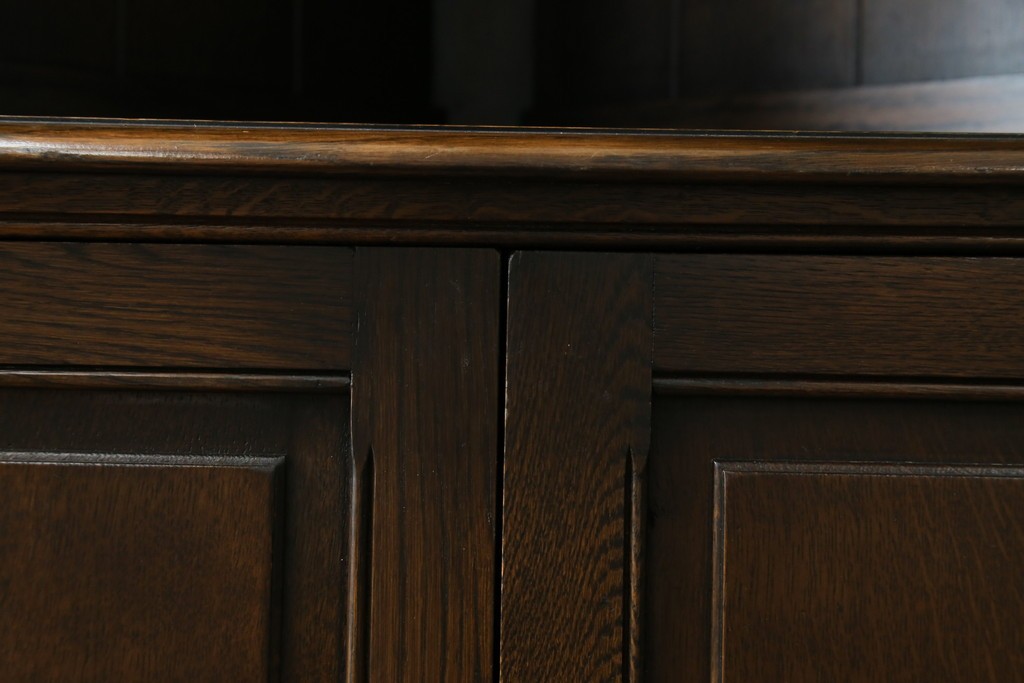 イギリスヴィンテージ　オーク材　優美な曲線シルエットのコーナーラック　(R-085122)