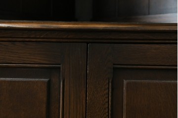 イギリスヴィンテージ　オーク材　優美な曲線シルエットのコーナーラック　(R-085122)