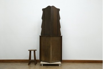 イギリスヴィンテージ　オーク材　優美な曲線シルエットのコーナーラック　(R-085122)