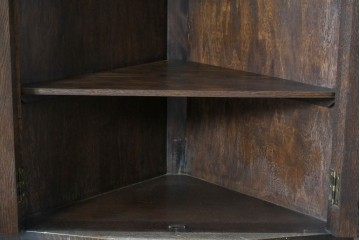 イギリスヴィンテージ　オーク材　優美な曲線シルエットのコーナーラック　(R-085122)