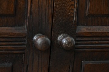 イギリスヴィンテージ　オーク材　優美な曲線シルエットのコーナーラック　(R-085122)