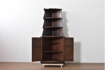 イギリスヴィンテージ　オーク材　優美な曲線シルエットのコーナーラック　(R-085122)