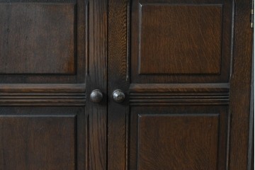 イギリスヴィンテージ　オーク材　優美な曲線シルエットのコーナーラック　(R-085122)