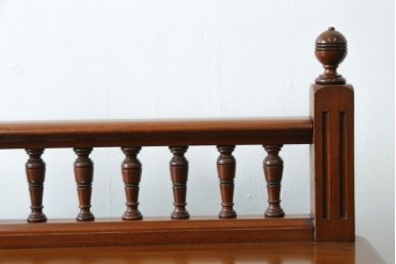 フランスアンティーク　挽物装飾が上品な一枚扉のサイドキャビネット　(R-085123)