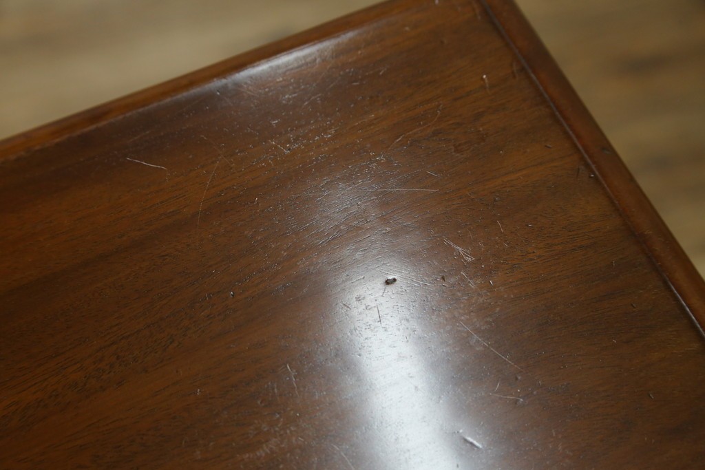 フランスアンティーク　挽物装飾が上品な一枚扉のサイドキャビネット　(R-085123)