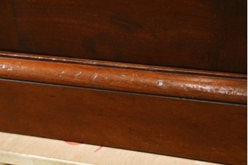 フランスアンティーク　挽物装飾が上品な一枚扉のサイドキャビネット　(R-085123)
