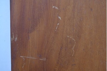 フランスアンティーク　挽物装飾が上品な一枚扉のサイドキャビネット　(R-085123)