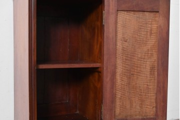 フランスアンティーク　挽物装飾が上品な一枚扉のサイドキャビネット　(R-085123)