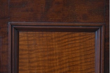 フランスアンティーク　挽物装飾が上品な一枚扉のサイドキャビネット　(R-085123)