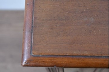 フランスアンティーク　挽物装飾が上品な一枚扉のサイドキャビネット　(R-085123)