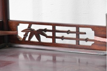 和製ヴィンテージ　花梨　松の彫刻が映える六尺サイズの飾り棚　(R-085126)