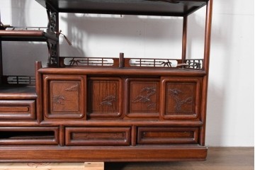 和製ヴィンテージ　花梨　松の彫刻が映える六尺サイズの飾り棚　(R-085126)