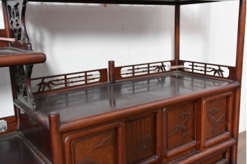 和製ヴィンテージ　花梨　松の彫刻が映える六尺サイズの飾り棚　(R-085126)