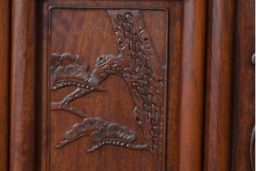 和製ヴィンテージ　花梨　松の彫刻が映える六尺サイズの飾り棚　(R-085126)